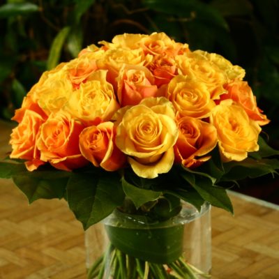 bouquet compatto rose gialle:arancio vecchio